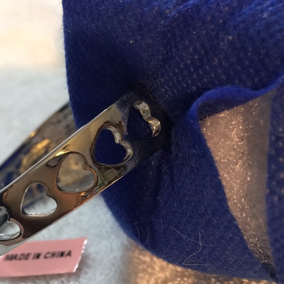 Statement Bangle - Picture 4 of 4